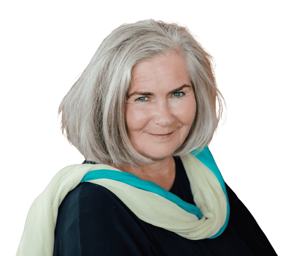 Raute Hesse – Mentorin für bewusstes Manifestieren vor hellem Hintergrund